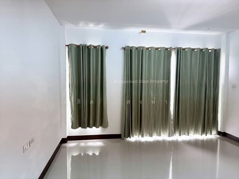 ให้เช่าอาคารพาณิชย์ 3 ชั้น ใกล้อ่างเก็บน้ำหนองค้อ ศรีราชา, Chon Buri (Pattaya), Surasak, Si Racha, Chon Buri (Pattaya), , 220 sqm, Shophouse For Rent, by Dusit Saengfa, 500297112 - DDproperty.com