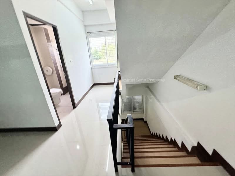 ให้เช่าอาคารพาณิชย์ 3 ชั้น ใกล้อ่างเก็บน้ำหนองค้อ ศรีราชา, Chon Buri (Pattaya), Surasak, Si Racha, Chon Buri (Pattaya), , 220 sqm, Shophouse For Rent, by Dusit Saengfa, 500297112 - DDproperty.com