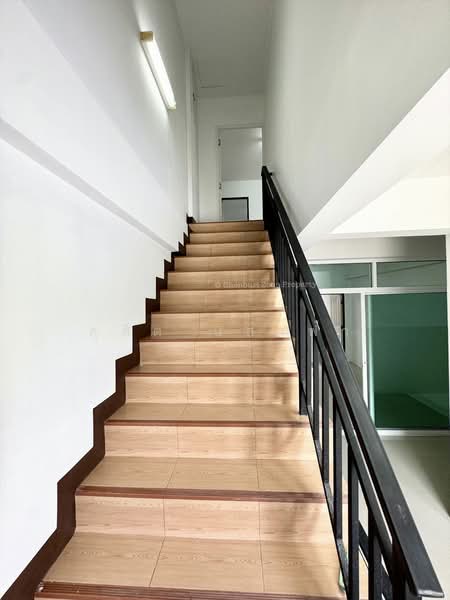 ให้เช่าอาคารพาณิชย์ 3 ชั้น ใกล้อ่างเก็บน้ำหนองค้อ ศรีราชา, Chon Buri (Pattaya), Surasak, Si Racha, Chon Buri (Pattaya), , 220 sqm, Shophouse For Rent, by Dusit Saengfa, 500297112 - DDproperty.com