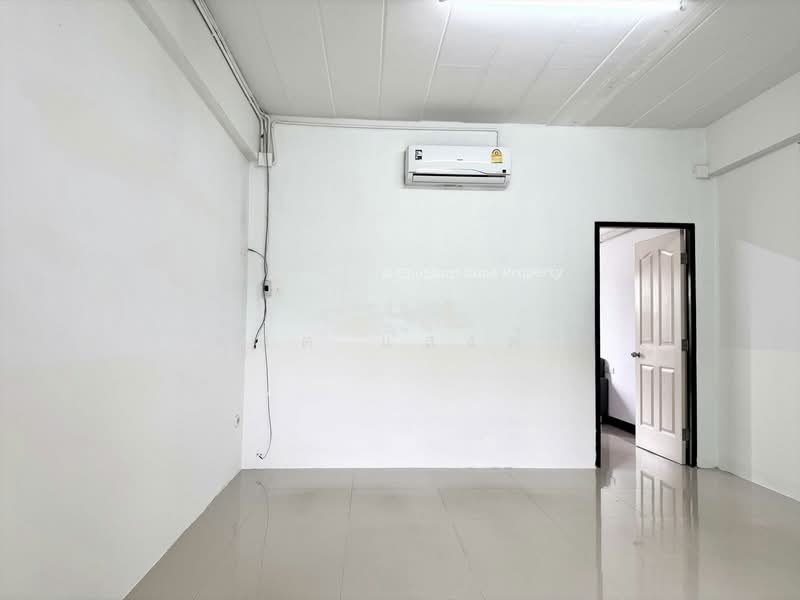 ให้เช่าอาคารพาณิชย์ 3 ชั้น ใกล้อ่างเก็บน้ำหนองค้อ ศรีราชา, Chon Buri (Pattaya), Surasak, Si Racha, Chon Buri (Pattaya), , 220 sqm, Shophouse For Rent, by Dusit Saengfa, 500297112 - DDproperty.com