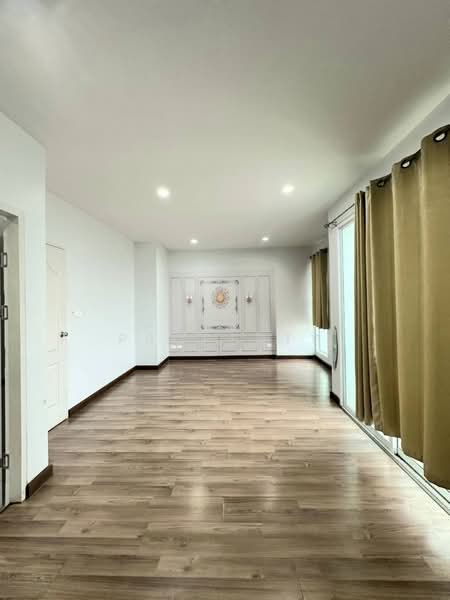 Number One Townhome, Bangkok, Prawet, Bangkok, 4 Bedrooms, 252 sqm, Townhouse For Rent, by Connex Property, 500297269 - DDproperty.com