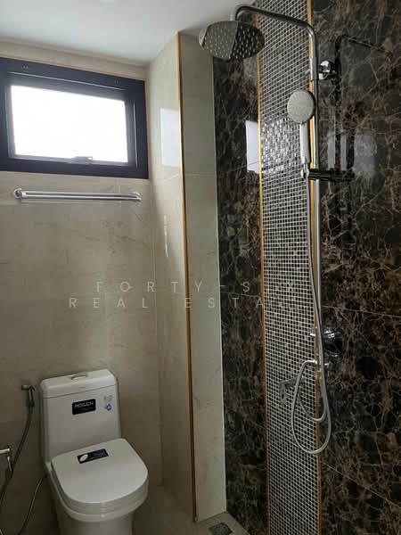 หมู่บ้านอยู่เจริญ รัชดาซอย3, Bangkok, Din Daeng, Din Daeng, Bangkok, 3 Bedrooms, 180 sqm, Townhouse For Rent, by Forty-Six Real Estate Group, 500297304 - DDproperty.com