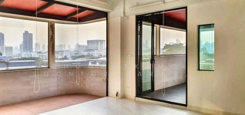Sun Palace Condominium, Bangkok, 36 Phetchaburi Rd, Bang Kapi, Huai Khwang, Bangkok, 2 Bedrooms, 99 sqm, Condo For Sale, by Chomratkamol Soontorntarawong (Gor), 500297328 - DDproperty.com