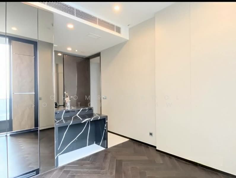 The Esse Sukhumvit 36, Bangkok, Soi Sukhumvit 36, Sukhumvit Road, Phra Kanong, Khlong Toei, Bangkok, 1 Bedroom, 36 sqm, Condo For Sale, by Chomratkamol Soontorntarawong (Gor), 500297369 - DDproperty.com