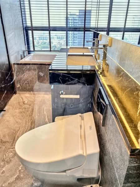 The Esse Sukhumvit 36, Bangkok, Soi Sukhumvit 36, Sukhumvit Road, Phra Kanong, Khlong Toei, Bangkok, 2 Bedrooms, 74 sqm, Condo For Sale, by Chomratkamol Soontorntarawong (Gor), 500297370 - DDproperty.com