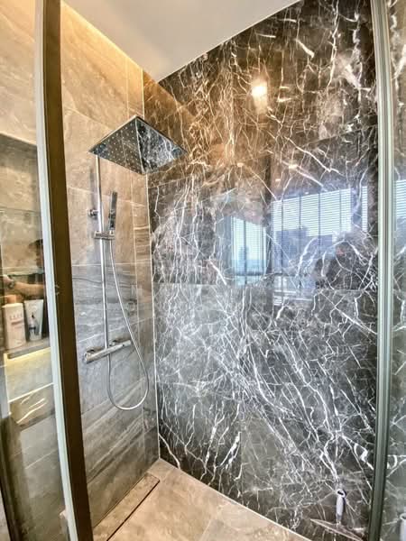 The Esse Sukhumvit 36, Bangkok, Soi Sukhumvit 36, Sukhumvit Road, Phra Kanong, Khlong Toei, Bangkok, 2 Bedrooms, 74 sqm, Condo For Sale, by Chomratkamol Soontorntarawong (Gor), 500297370 - DDproperty.com