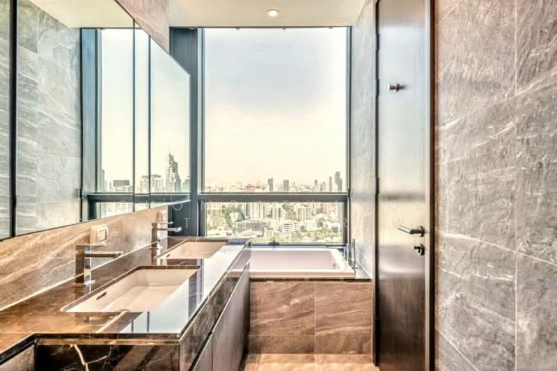 The Esse Sukhumvit 36, Bangkok, Soi Sukhumvit 36, Sukhumvit Road, Phra Kanong, Khlong Toei, Bangkok, 2 Bedrooms, 73 sqm, Condo For Sale, by Chomratkamol Soontorntarawong (Gor), 500297372 - DDproperty.com