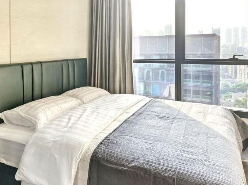 The Esse Sukhumvit 36, Bangkok, Soi Sukhumvit 36, Sukhumvit Road, Phra Kanong, Khlong Toei, Bangkok, 2 Bedrooms, 74 sqm, Condo For Sale, by Chomratkamol Soontorntarawong (Gor), 500297373 - DDproperty.com
