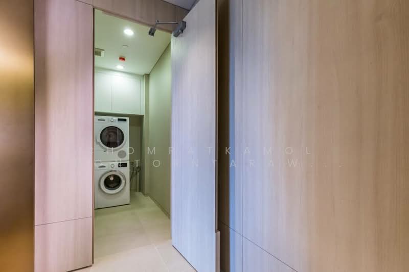 Baan Sindhorn, Bangkok, 89 Soi Langsuan, Langsuan Road, Lumphini, Pathum Wan, Bangkok, 2 Bedrooms, 126 sqm, Condo For Sale, by Chomratkamol Soontorntarawong (Gor), 500297392 - DDproperty.com