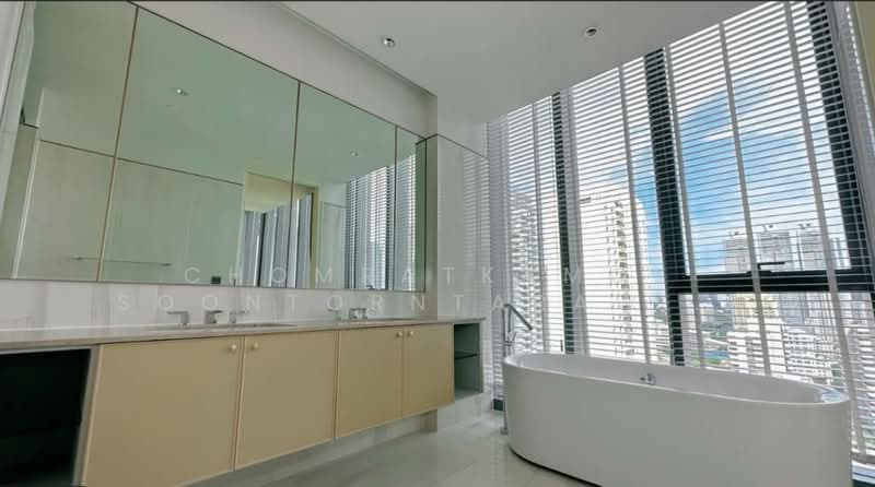 Kraam Sukhumvit 26, Bangkok, 55 Soi Sukhumvit 26 Sukhumvit Road, Khong Tan, Khlong Toei, Bangkok, 3 Bedrooms, 180 sqm, Condo For Rent, by Chomratkamol Soontorntarawong (Gor), 500297400 - DDproperty.com