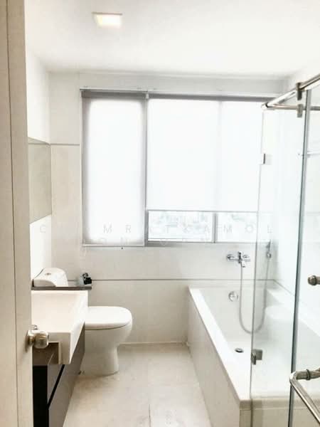 Thru Thonglor, Bangkok, Petchaburi Road, Bang Kapi, Huai Khwang, Bangkok, 2 Bedrooms, 66 sqm, Condo For Sale, by Chomratkamol Soontorntarawong (Gor), 500297482 - DDproperty.com