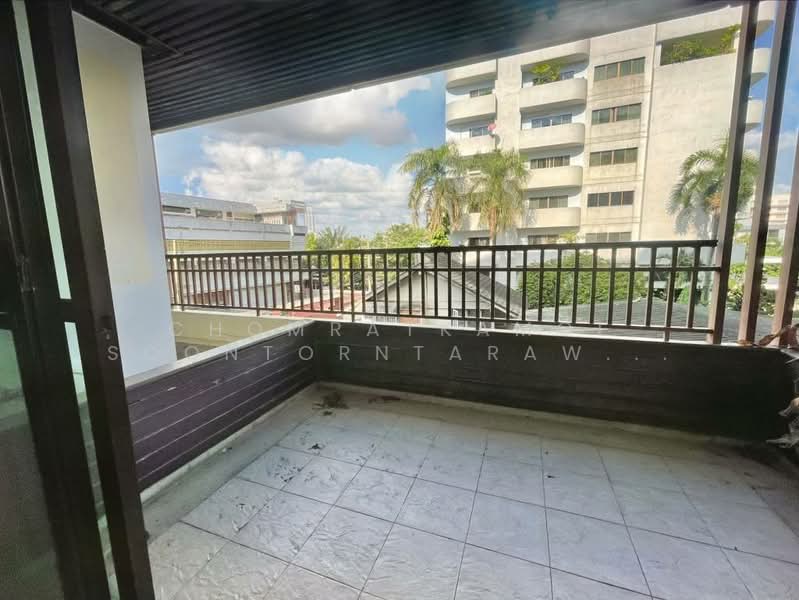 The Lanai Sathorn, Bangkok, Soi Yen Akart 2, Chong Nonsi, Yan Nawa, Bangkok, 3 Bedrooms, 267 sqm, Condo For Sale, by Chomratkamol Soontorntarawong (Gor), 500297504 - DDproperty.com