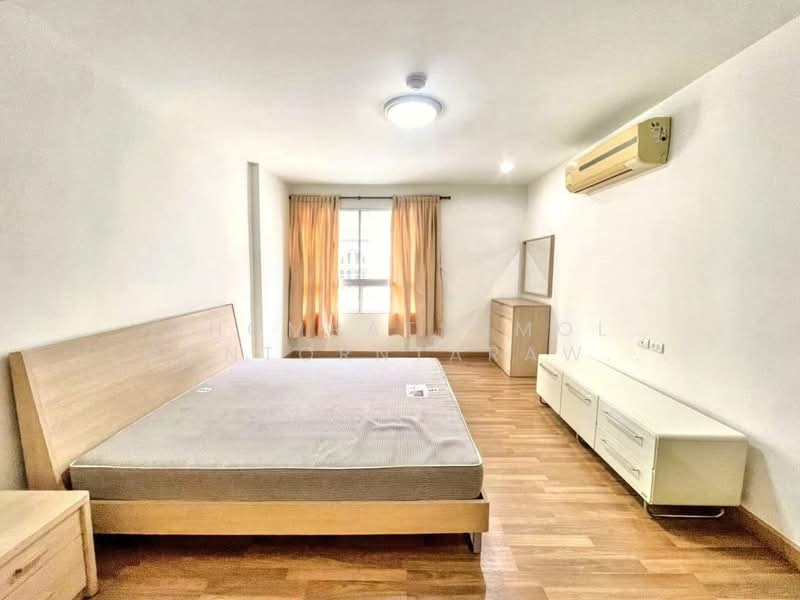 Y.O. Place, Bangkok, 223 Soi Sai Nam Thip 2, Khlong Toei, Khlong Toei, Bangkok, 1 Bedroom, 58 sqm, Condo For Rent, by Chomratkamol Soontorntarawong (Gor), 500297521 - DDproperty.com
