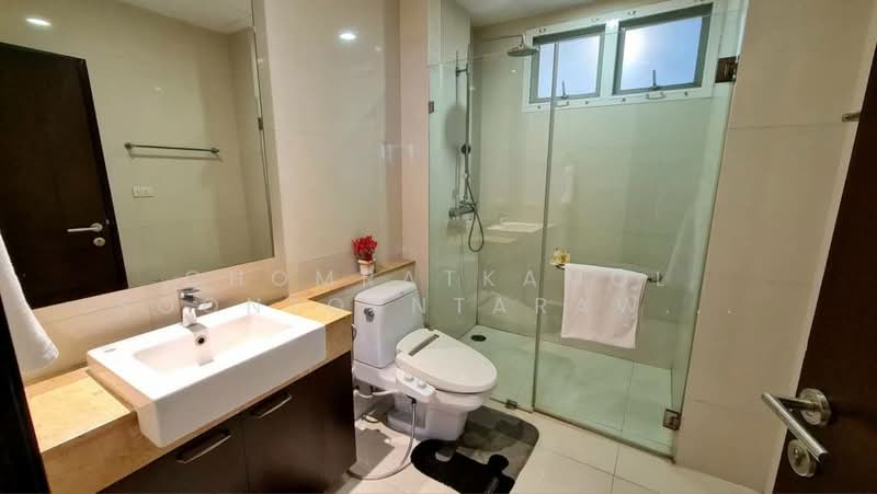 Piyathip Place, Bangkok, 24 Soi Prommitr, Khlong Tan Nua, Watthana, Bangkok, 2 Bedrooms, 173 sqm, Condo For Rent, by Chomratkamol Soontorntarawong (Gor), 500297527 - DDproperty.com