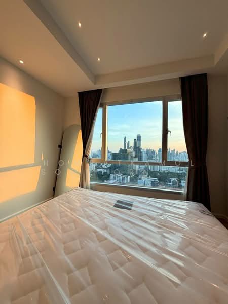 Thru Thonglor, Bangkok, Petchaburi Road, Bang Kapi, Huai Khwang, Bangkok, 2 Bedrooms, 65 sqm, Condo For Rent, by Chomratkamol Soontorntarawong (Gor), 500297560 - DDproperty.com