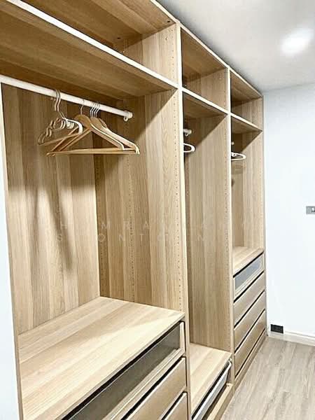 Sarin Place, Bangkok, Ratchadaphisek, Lat Yao, Chatuchak, Bangkok, 2 Bedrooms, 150 sqm, Condo For Rent, by Chomratkamol Soontorntarawong (Gor), 500297602 - DDproperty.com