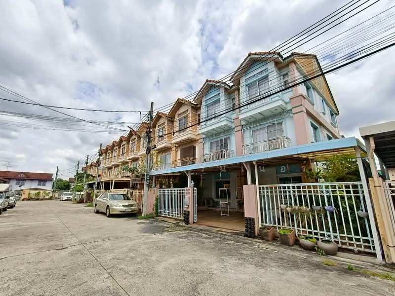 ขายทาวน์โฮม 3 ชั้น 2 คูหาติดกัน #หมู่บ้านสนารา วิภาวดีรังสิต 27, Bangkok, Thung Song Hong, Lak Si, Bangkok, 6 Bedrooms, 297 sqm, Townhouse For Sale, by พรวลัย วินเน่อร์, 500297670 - DDproperty.com