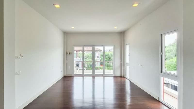 NC Royal Pinklao, Bangkok, Thawi Watthana, Thawi Watthana, Bangkok, 4 Bedrooms, 315 sqm, Single Detached House For Sale, by Pimlada Lertritrungmanee, 500297684 - DDproperty.com