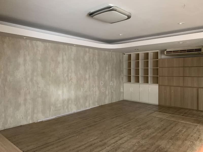 For Rent - Office rental, Sukhumvit 71 Pridi near BTS Phra Khanong, Bangkok