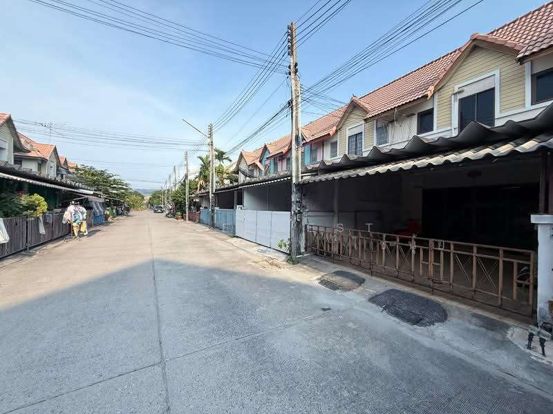 สวนจตุจักร ชลบุรี, Chon Buri (Pattaya), Huai Kapi, Muang Chon Buri, Chon Buri (Pattaya), 3 Bedrooms, 100 sqm, Townhouse For Sale, by The Best Property ไข่นุ้ย, 500297719 - DDproperty.com