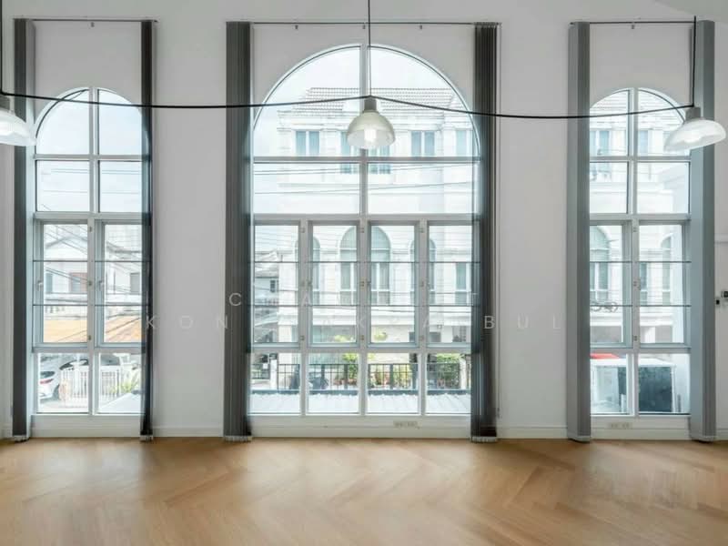 For Sale: 4-Story Home Office, The Park Ladprao-Wanghin, Corner Unit, Completely Renovated., Bangkok, ลาดพร้าววังหิน, Lat Phrao, Lat Phrao, Bangkok, 4 Bedrooms, 240 sqm, Townhouse For Sale, by CHAWALIT KONGSAKPAIBUL, 500297736 - DDproperty.com
