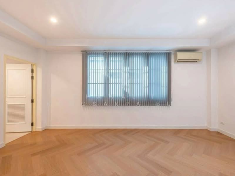 ขายด่วน โฮมออฟฟิศ Home Office 4 ชั้น The Park ลาดพร้าว-วังหิน หลังมุม Renovate ใหม่ทั้งหมด, กรุงเทพ, ลาดพร้าววังหิน, ลาดพร้าว, ลาดพร้าว, กรุงเทพ, 240 ตร.ม., ทาวน์เฮ้าส์ ขาย, โดย CHAWALIT KONGSAKPAIBUL, 500297736 - DDproperty.com