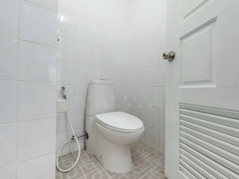 For Sale: 4-Story Home Office, The Park Ladprao-Wanghin, Corner Unit, Completely Renovated., Bangkok, ลาดพร้าววังหิน, Lat Phrao, Lat Phrao, Bangkok, 4 Bedrooms, 240 sqm, Townhouse For Sale, by CHAWALIT KONGSAKPAIBUL, 500297736 - DDproperty.com