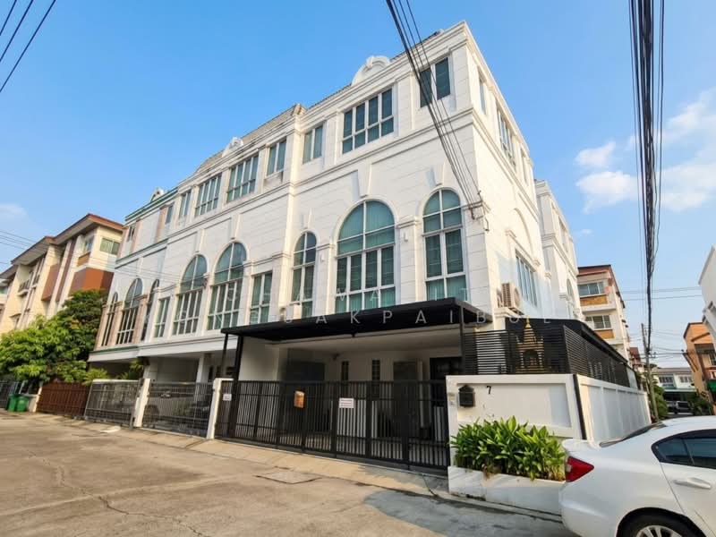 For Sale: 4-Story Home Office, The Park Ladprao-Wanghin, Corner Unit, Completely Renovated., Bangkok, ลาดพร้าววังหิน, Lat Phrao, Lat Phrao, Bangkok, 4 Bedrooms, 240 sqm, Townhouse For Sale, by CHAWALIT KONGSAKPAIBUL, 500297736 - DDproperty.com