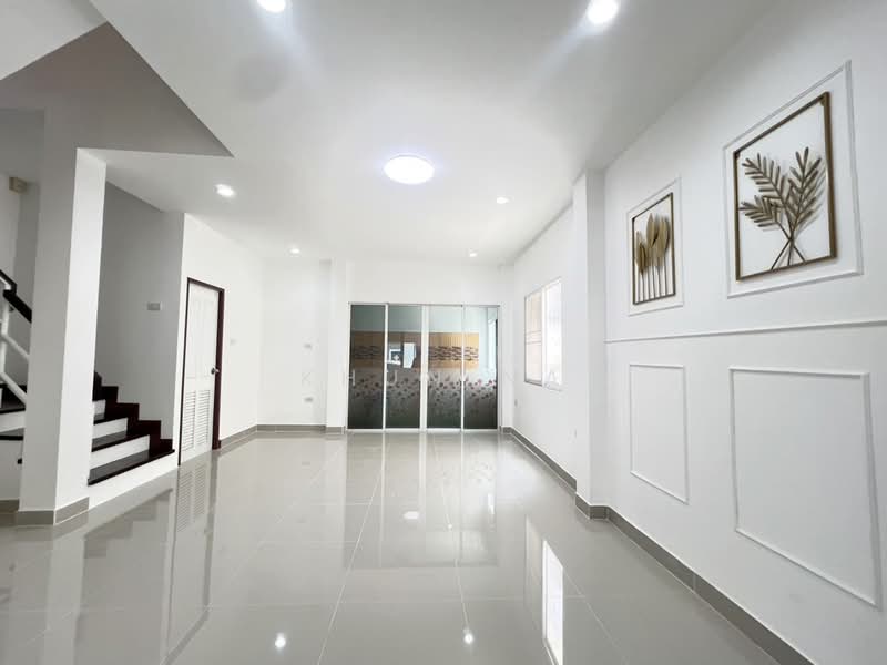 หมู่บ้านเพ็ญศิริ 4 : Pensiri 4, กรุงเทพ, Soi Muban Phen Siri 4 Liap Wari, หนองจอก, หนองจอก, กรุงเทพ, 240 ตร.ม., ทาวน์เฮ้าส์ ขาย, โดย Khun Na, 500297762 - DDproperty.com