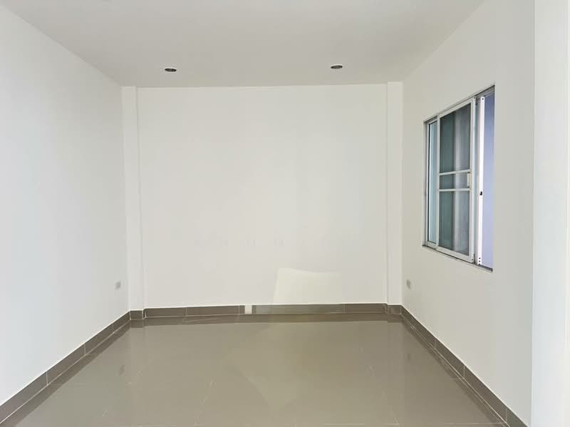 หมู่บ้านเพ็ญศิริ 4 : Pensiri 4, กรุงเทพ, Soi Muban Phen Siri 4 Liap Wari, หนองจอก, หนองจอก, กรุงเทพ, 240 ตร.ม., ทาวน์เฮ้าส์ ขาย, โดย Khun Na, 500297762 - DDproperty.com