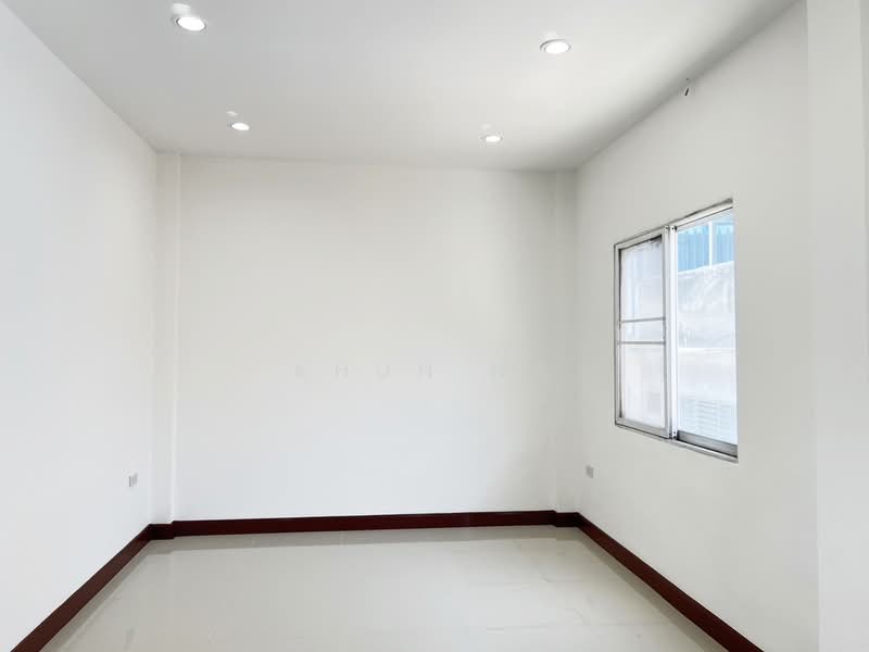 Pensiri 4, Bangkok, Soi Muban Phen Siri 4 Liap Wari, Nong Chok, Nong Chok, Bangkok, 4 Bedrooms, 240 sqm, Townhouse For Sale, by Khun Na, 500297762 - DDproperty.com