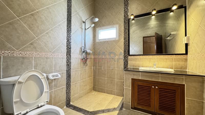 Pet Friendly Villa for Rent at Maprachan Lake, Chon Buri (Pattaya), Soi Ruam Suk 4, Bang Lamung, Bang Lamung (Pattaya), Chon Buri (Pattaya), 4 Bedrooms, 350 sqm, Villa For Rent, by Siwas Thepphabut, 500297915 - DDproperty.com