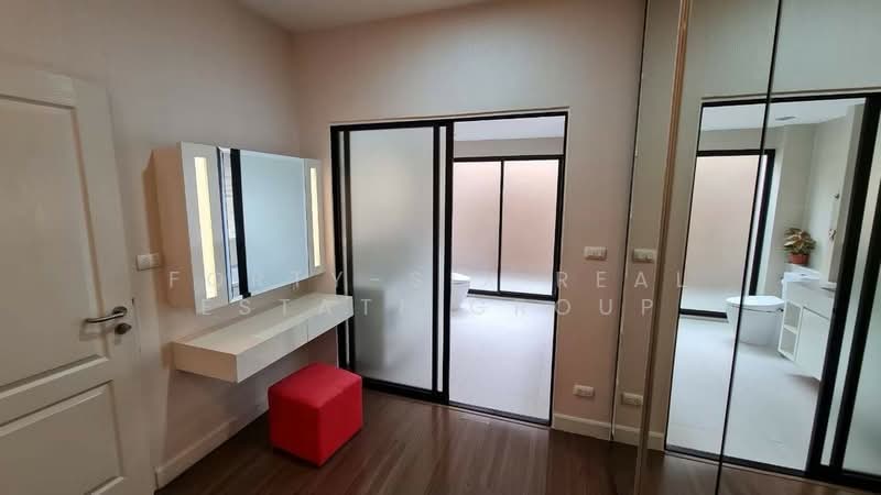 Baan Lumpini Suanluang Rama 9 Phase 2, Bangkok, Chaloem Phrakiat Rama 9 Road, Prawet, Bangkok, 5 Bedrooms, 400 sqm, Single Detached House For Rent, by Forty-Six Real Estate Group, 500297940 - DDproperty.com