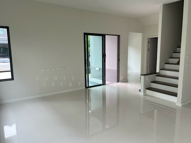 แกรนด์ บริทาเนีย บางนา-สุวรรณภูมิ, Samut Prakan, Rachathewa, Bang Plee, Samut Prakan, 4 Bedrooms, 165 sqm, Semi-Detached House (Twin House) For Sale, by Forty-Six Real Estate Group, 500297950 - DDproperty.com