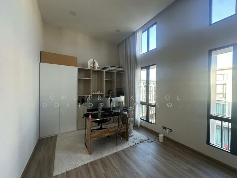 Patio Ratchayothin, Bangkok, Phahonyothin 32, Chan Kasem, Chatuchak, Bangkok, 3 Bedrooms, 367 sqm, Townhouse For Rent, by Chomratkamol Soontorntarawong (Gor), 500297997 - DDproperty.com