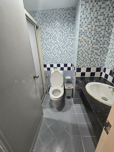 Lumpini Place Suanplu-Sathorn, Bangkok, 435-112 Suan Plu, Thung Maha Mek, Sathon, Bangkok, 1 Bedroom, 48 sqm, Condo For Rent, by Hathaichanok Saenset, 500298014 - DDproperty.com