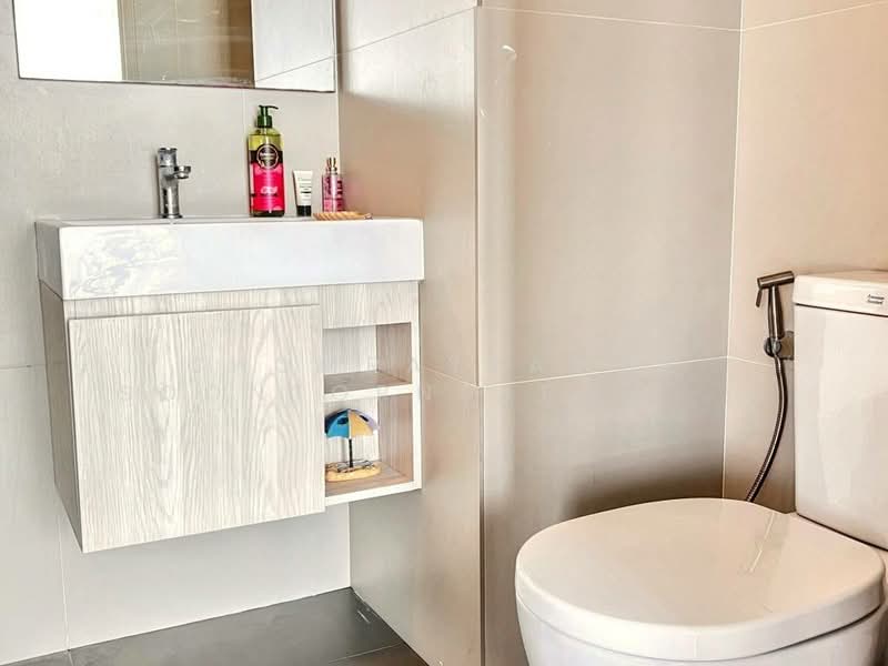 Lumpini Suite Phetchaburi-Makkasan, Bangkok, 1515 Phetchaburi Rd, Makkasan, Ratchathewi, Bangkok, 2 Bedrooms, 61 sqm, Condo For Rent, by Chomratkamol Soontorntarawong (Gor), 500298038 - DDproperty.com