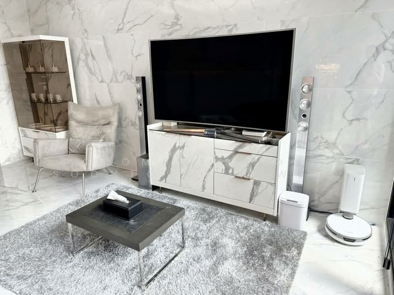M Silom, Bangkok, 26 Narathiwas Ratchanakarin Road, Suriyawong, Bang Rak, Bangkok, 2 Bedrooms, 158 sqm, Condo For Rent, by Chomratkamol Soontorntarawong (Gor), 500298098 - DDproperty.com