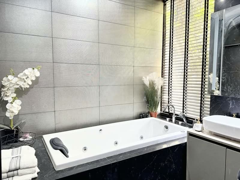 M Silom, Bangkok, 26 Narathiwas Ratchanakarin Road, Suriyawong, Bang Rak, Bangkok, 2 Bedrooms, 158 sqm, Condo For Rent, by Chomratkamol Soontorntarawong (Gor), 500298098 - DDproperty.com