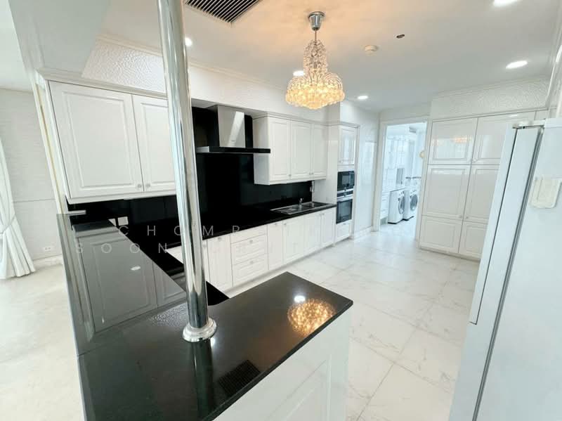 Royce Private Residences, Bangkok, 61 Soi Sukhumvit 31, Khlongtoei Nua, Watthana, Bangkok, 4 Bedrooms, 355 sqm, Condo For Sale, by Chomratkamol Soontorntarawong (Gor), 500298104 - DDproperty.com