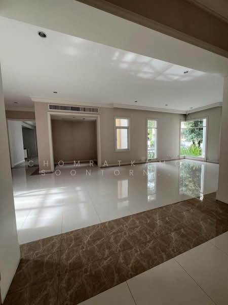 The Royal Residence, Bangkok, Prasert - Manukitch Road, Chorake Bua, Lat Phrao, Bangkok, 6 Bedrooms, 910 sqm, Single Detached House For Sale, by Chomratkamol Soontorntarawong (Gor), 500298121 - DDproperty.com