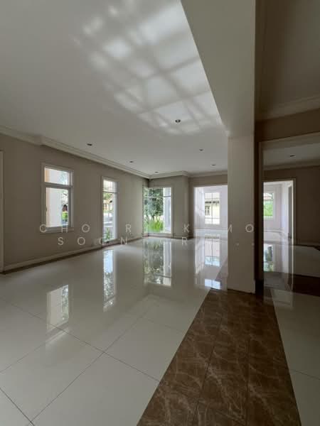 The Royal Residence, Bangkok, Prasert - Manukitch Road, Chorake Bua, Lat Phrao, Bangkok, 6 Bedrooms, 910 sqm, Single Detached House For Sale, by Chomratkamol Soontorntarawong (Gor), 500298121 - DDproperty.com