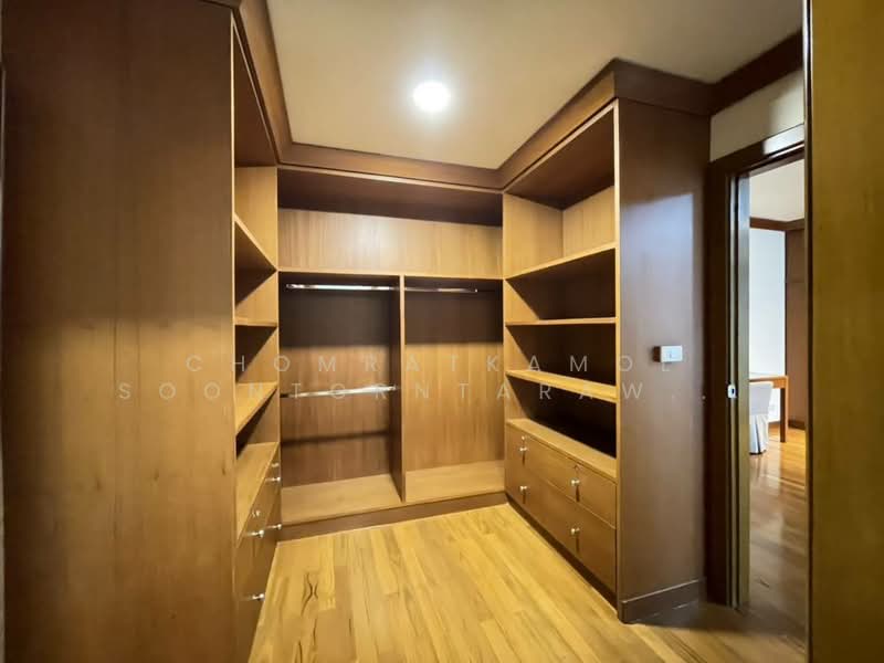 Villa Fourteen, Bangkok, Soi Sukhumvit 14, Khlong Toei, Bangkok, 4 Bedrooms, 300 sqm, Apartment For Rent, by Chomratkamol Soontorntarawong (Gor), 500298153 - DDproperty.com