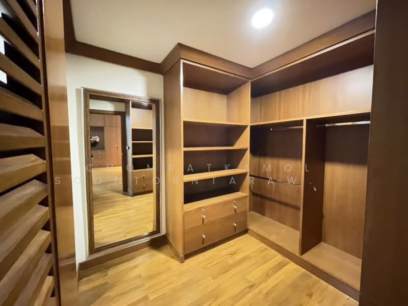 Villa Fourteen, Bangkok, Soi Sukhumvit 14, Khlong Toei, Bangkok, 4 Bedrooms, 300 sqm, Apartment For Rent, by Chomratkamol Soontorntarawong (Gor), 500298153 - DDproperty.com