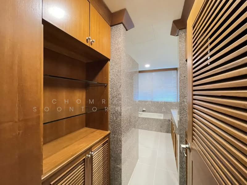 Villa Fourteen, Bangkok, Soi Sukhumvit 14, Khlong Toei, Bangkok, 4 Bedrooms, 300 sqm, Apartment For Rent, by Chomratkamol Soontorntarawong (Gor), 500298153 - DDproperty.com