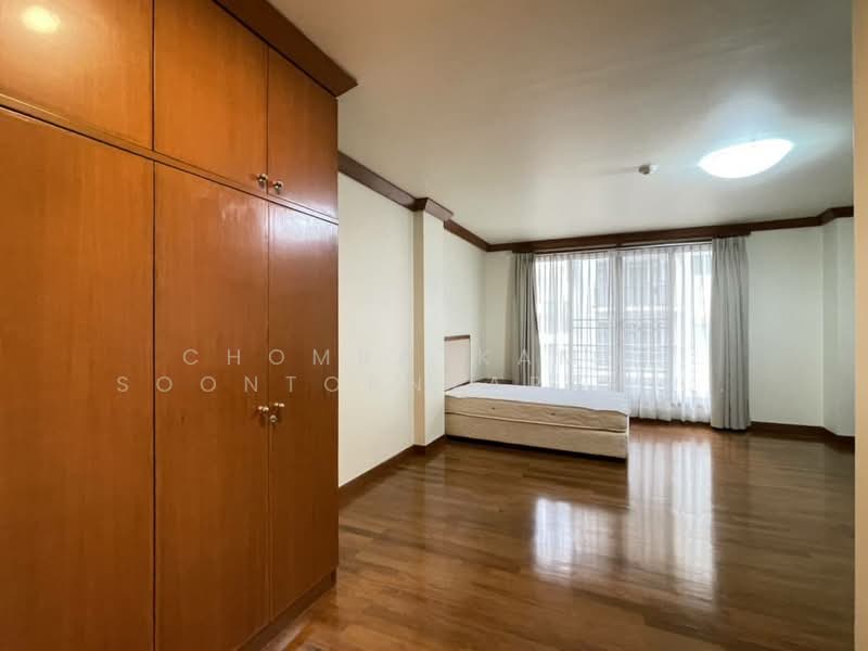 Villa Fourteen, Bangkok, Soi Sukhumvit 14, Khlong Toei, Bangkok, 4 Bedrooms, 300 sqm, Apartment For Rent, by Chomratkamol Soontorntarawong (Gor), 500298153 - DDproperty.com