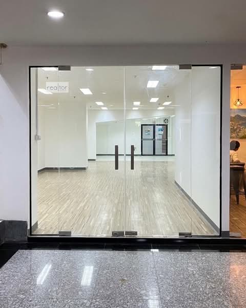 Ocean Tower 1, Bangkok, 170 Ratchadaphisek Road, Khlong Toei, Khlong Toei, Bangkok, , 128 sqm, Retail Space For Rent, by Chomratkamol Soontorntarawong (Gor), 500298173 - DDproperty.com