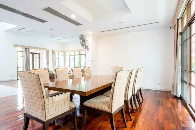 Baan Sansiri Sukhumvit 67, Bangkok, 32 Soi Sukhumvit 67, Phra Kanong Nua, Watthana, Bangkok, 4 Bedrooms, 490 sqm, Single Detached House For Rent, by Chomratkamol Soontorntarawong (Gor), 500298177 - DDproperty.com