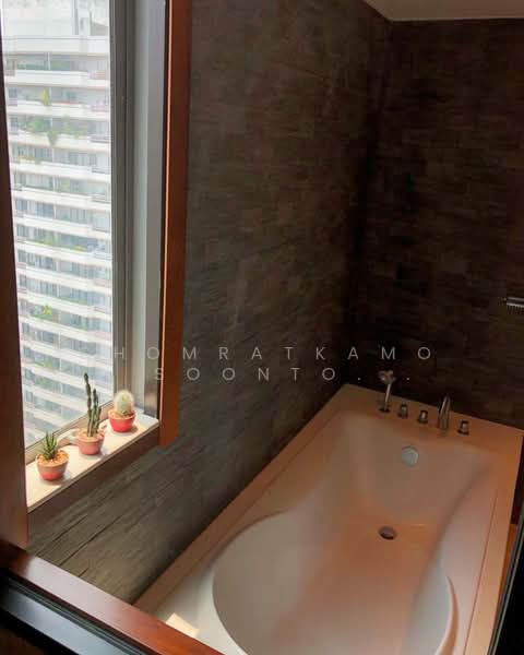 H Sukhumvit 43, Bangkok, 28 Sukhumvit 34 Road, Khlong Tan Nua, Watthana, Bangkok, 1 Bedroom, 45 sqm, Condo For Rent, by Chomratkamol Soontorntarawong (Gor), 500298185 - DDproperty.com