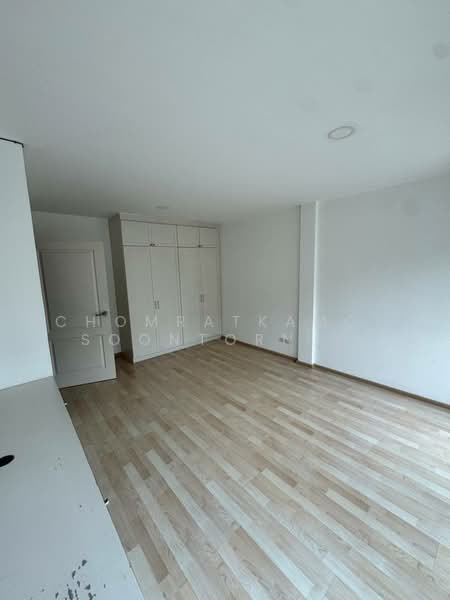 Noble Cube Pattanakarn, Bangkok, Phatthanakan Road, Suan Luang, Suan Luang, Bangkok, 3 Bedrooms, 180 sqm, Townhouse For Rent, by Chomratkamol Soontorntarawong (Gor), 500298199 - DDproperty.com
